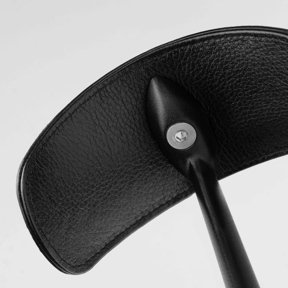 Meze Audio Manta Headphone Stand, close up of the padded top from below