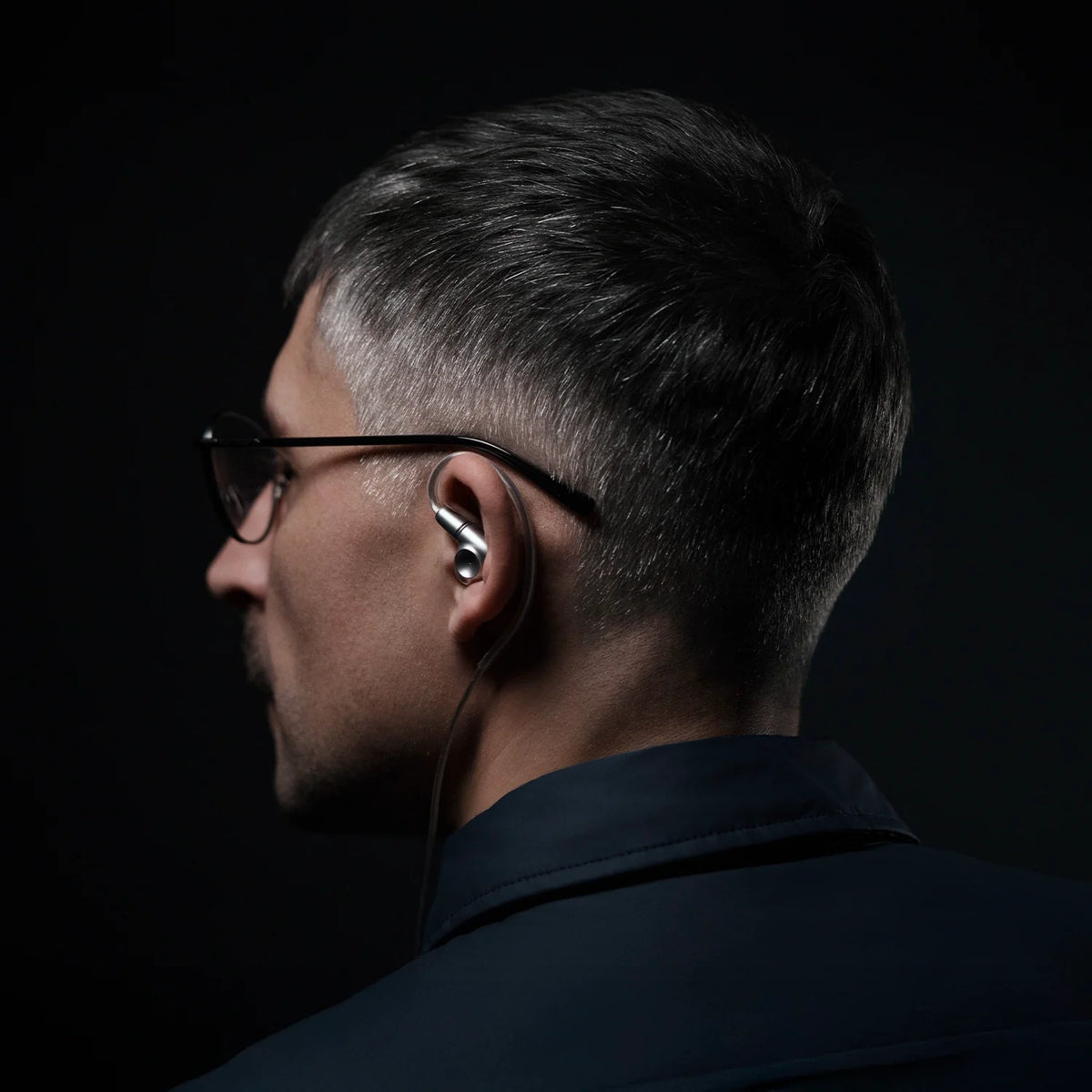 Meze Audio ASTRU, worn, seen from behind the ear