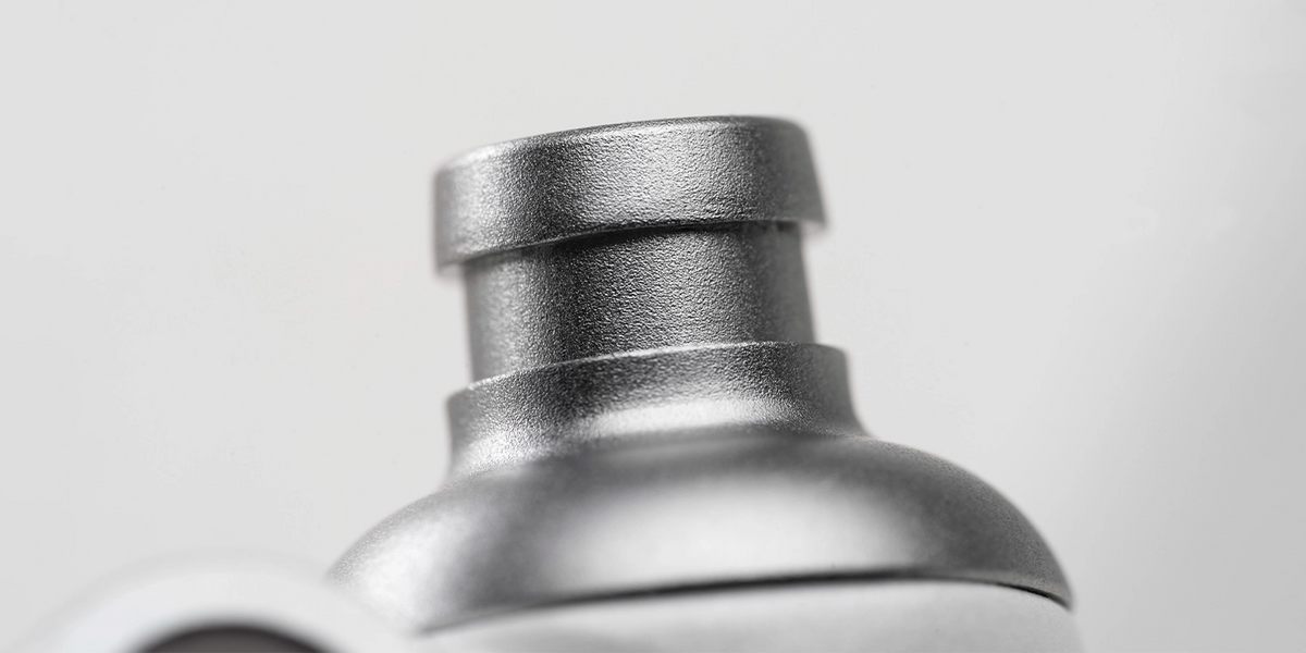 Meze Audio ALBA S, close up of the metal nozzle
