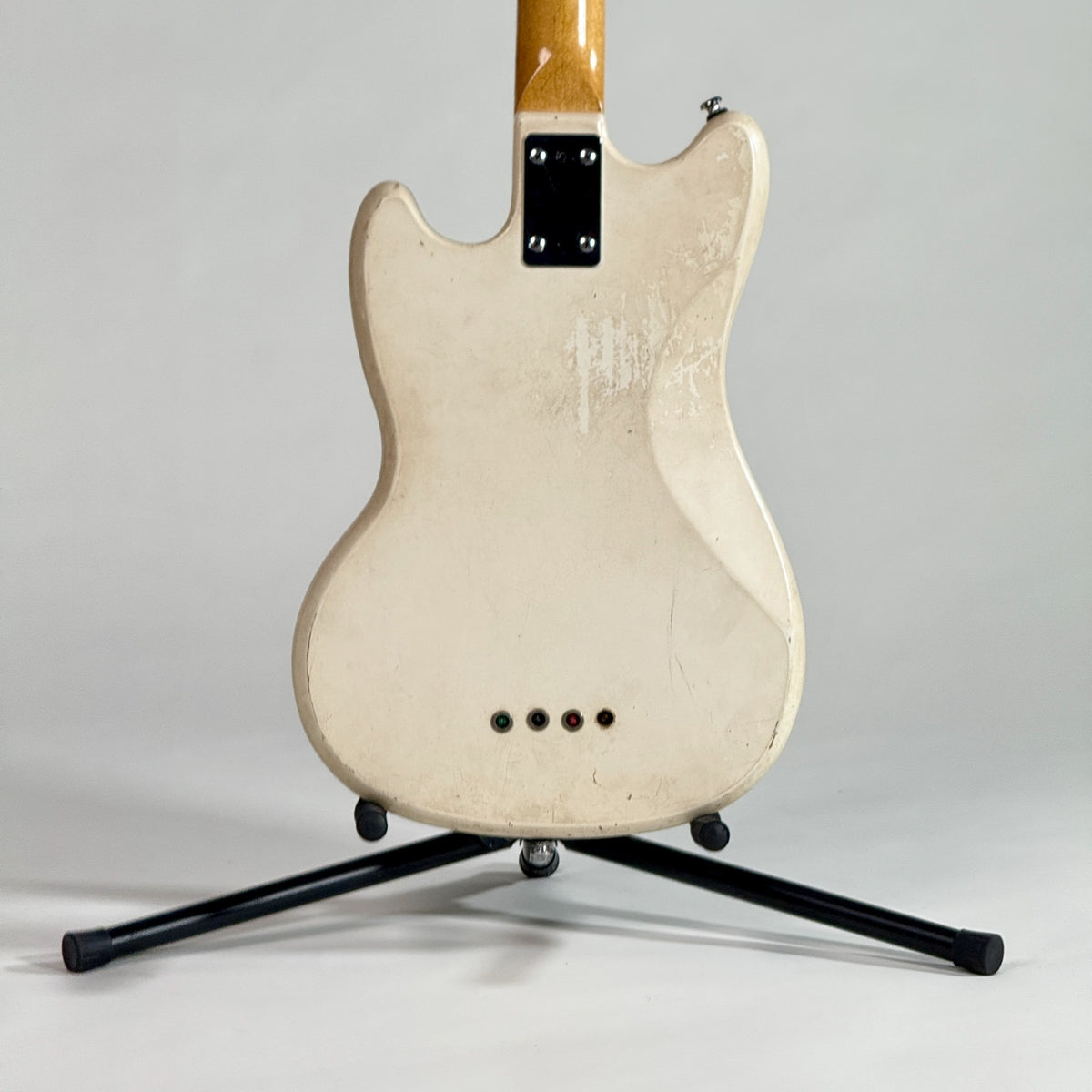 Used Kalamazoo bass in white, back of the body