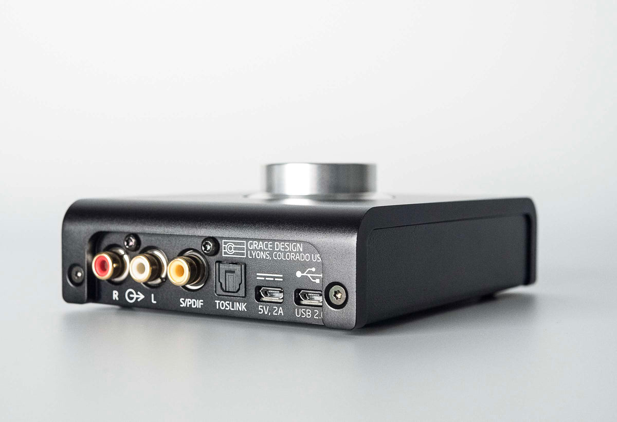 Grace Design m900, rear panel with RCA outputs and USB, optical and coaxial inputs