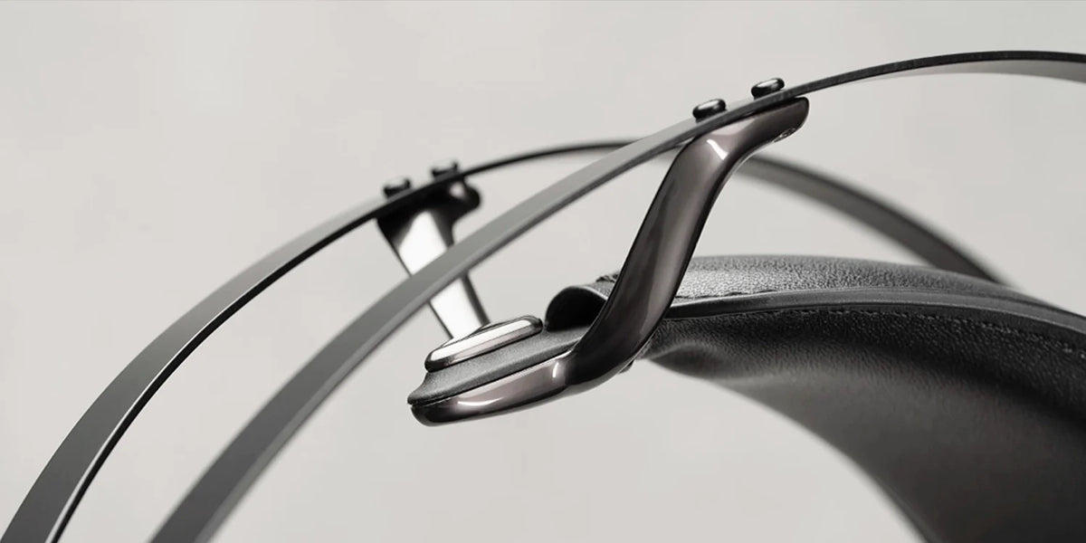 Meze Audio 105 AER, close up of the twin headband wires and yoke