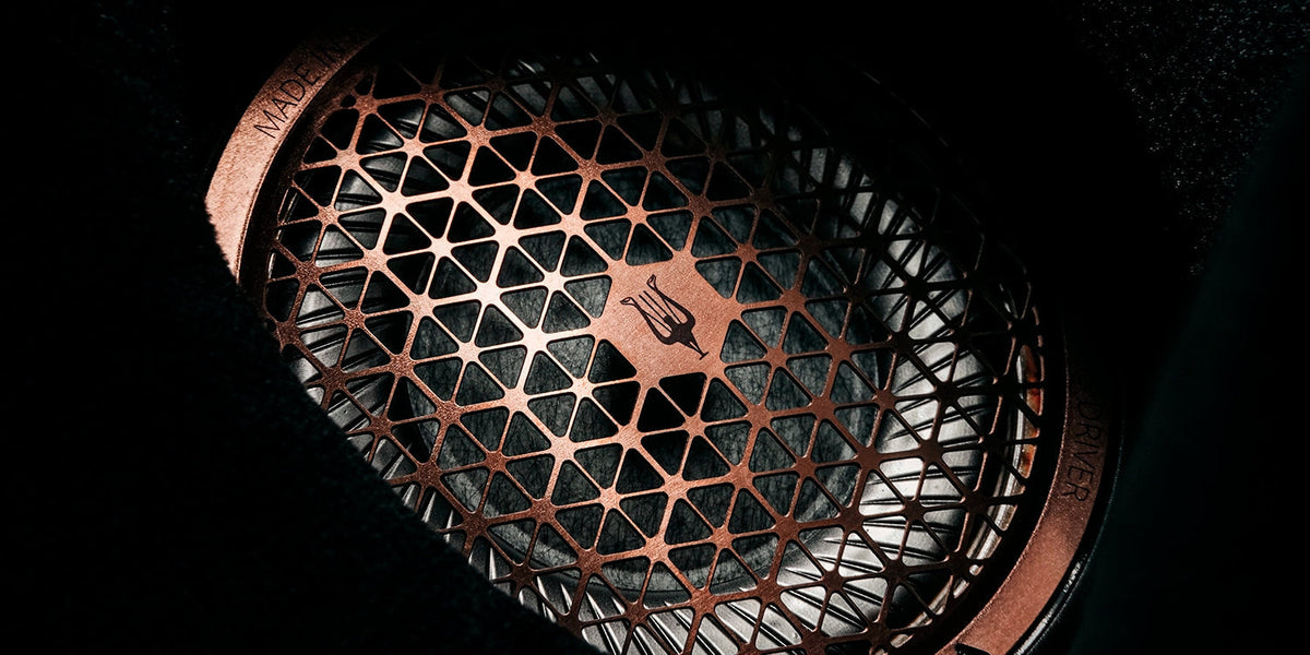 Meze Audio 109 PRO, close up of the copper grille
