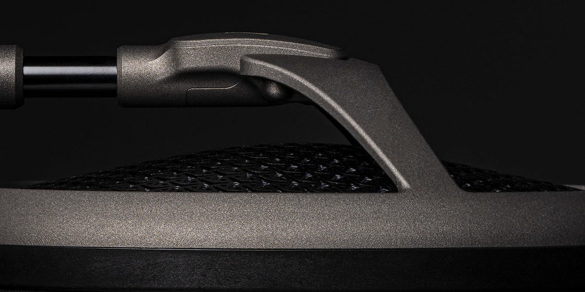 Meze Audio ELITE Tungsten, close up of the yoke arm in profile