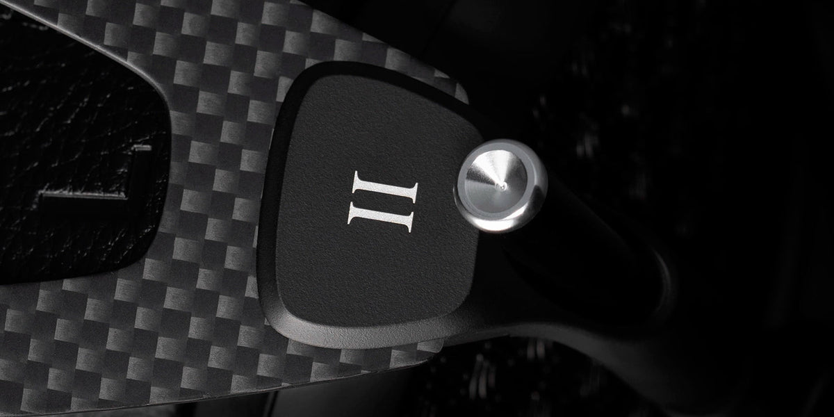 Meze Audio EMPYREAN II, close up of the carbon fiber headband and the II badge