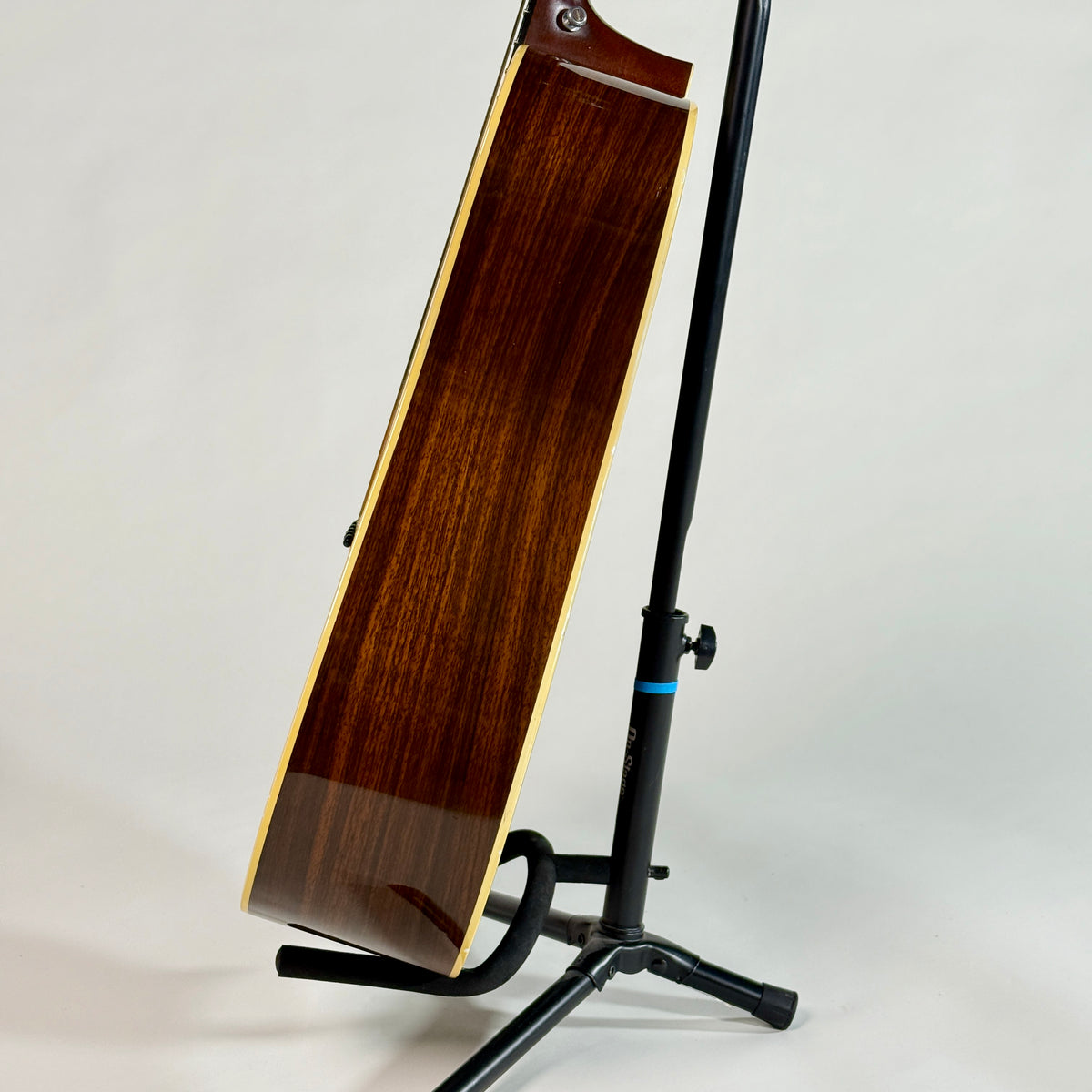 Used 1976 Martin D-28, edge of the body from one side